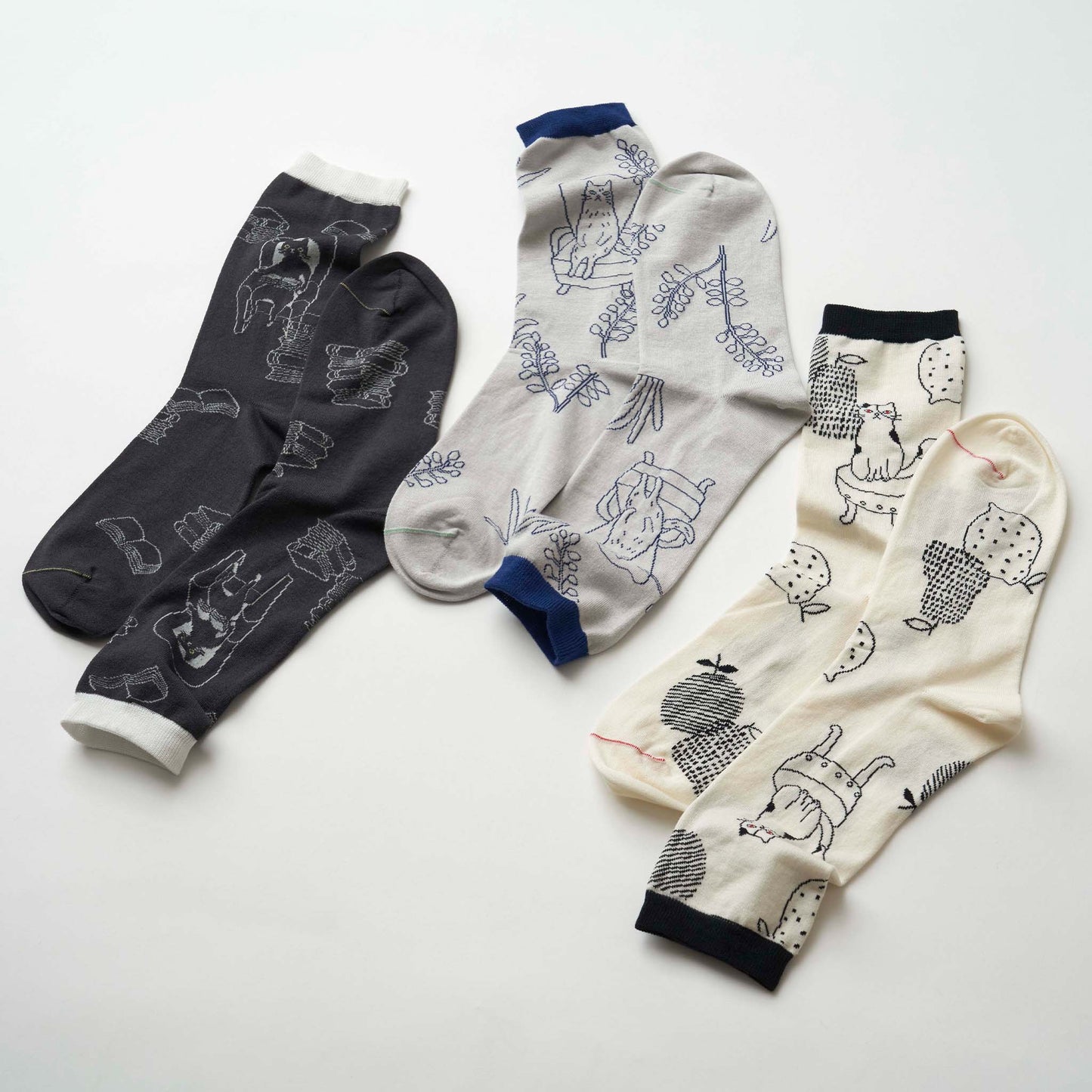 tuoli ja minä／椅子とわたし　クルー丈ソックス（3色）