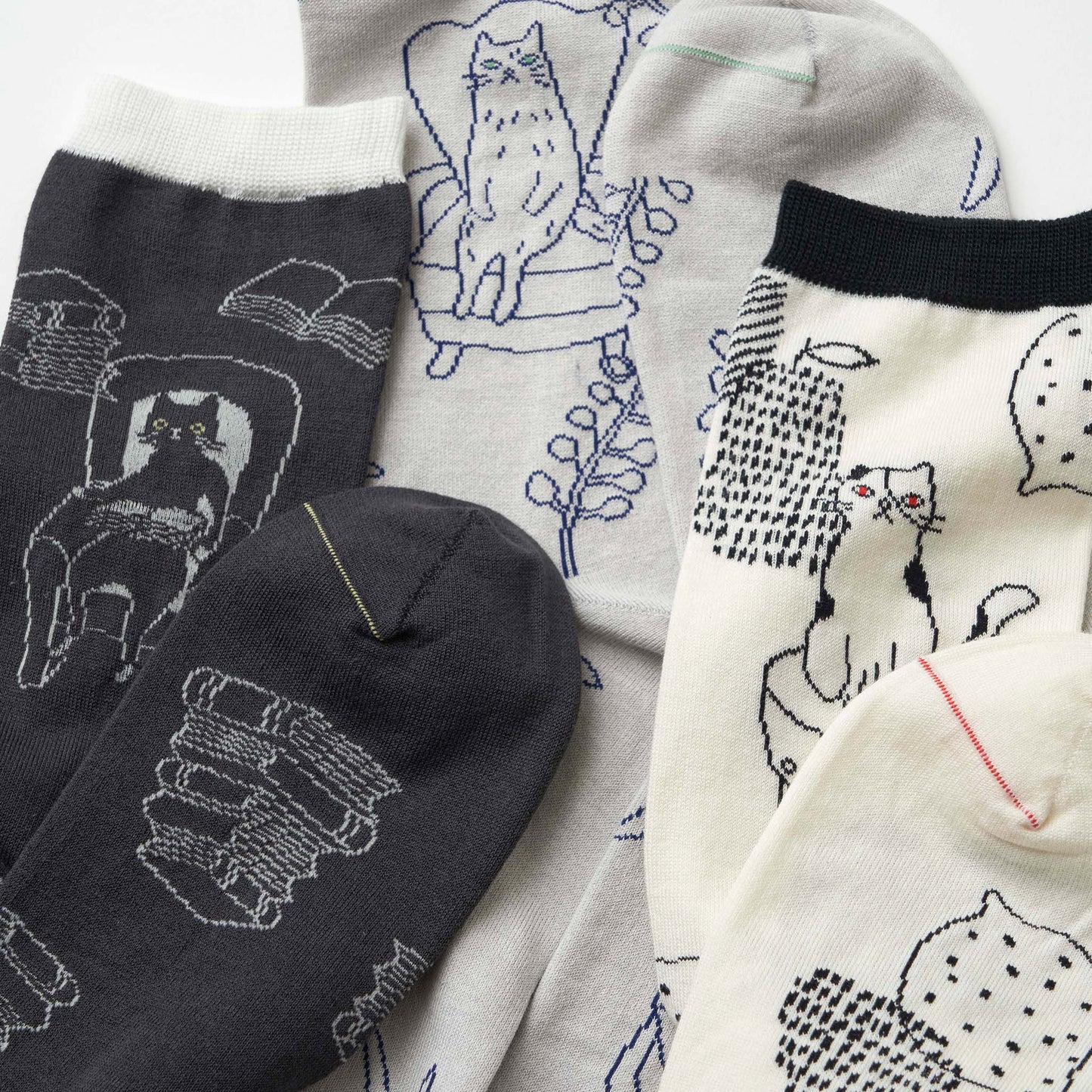 tuoli ja minä／椅子とわたし　クルー丈ソックス（3色）