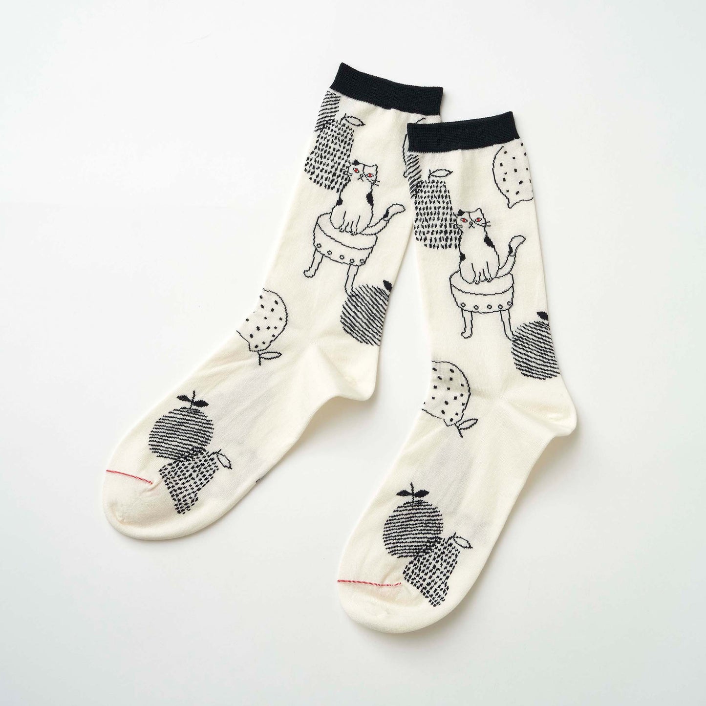 tuoli ja minä／椅子とわたし　クルー丈ソックス（3色）